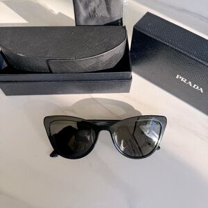 ✨AUTHENTIC✨ Prada PR 01VS CATWALK Sunglasses in Black